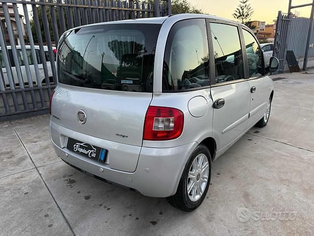 Usata Fiat Multipla Emotion 120 CV (88 kW) 2008 Grigio Monovolume