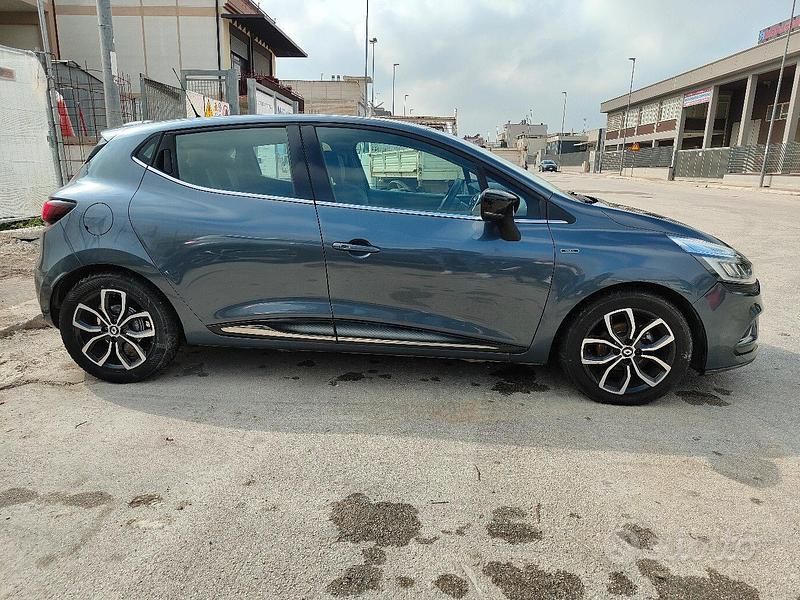 Usata Renault Clio IV 90 CV (66 kW) 2018 Grigio Berlina