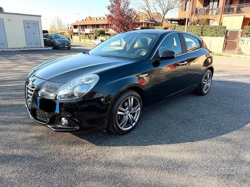 Usata Alfa Romeo Giulietta 105 CV (77 kW) 2014 Nero Utilitaria