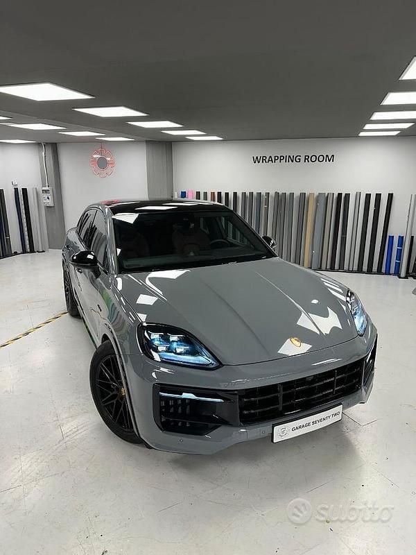 Usata Porsche Cayenne 305 CV (224 kW) 2024 Nero SUV