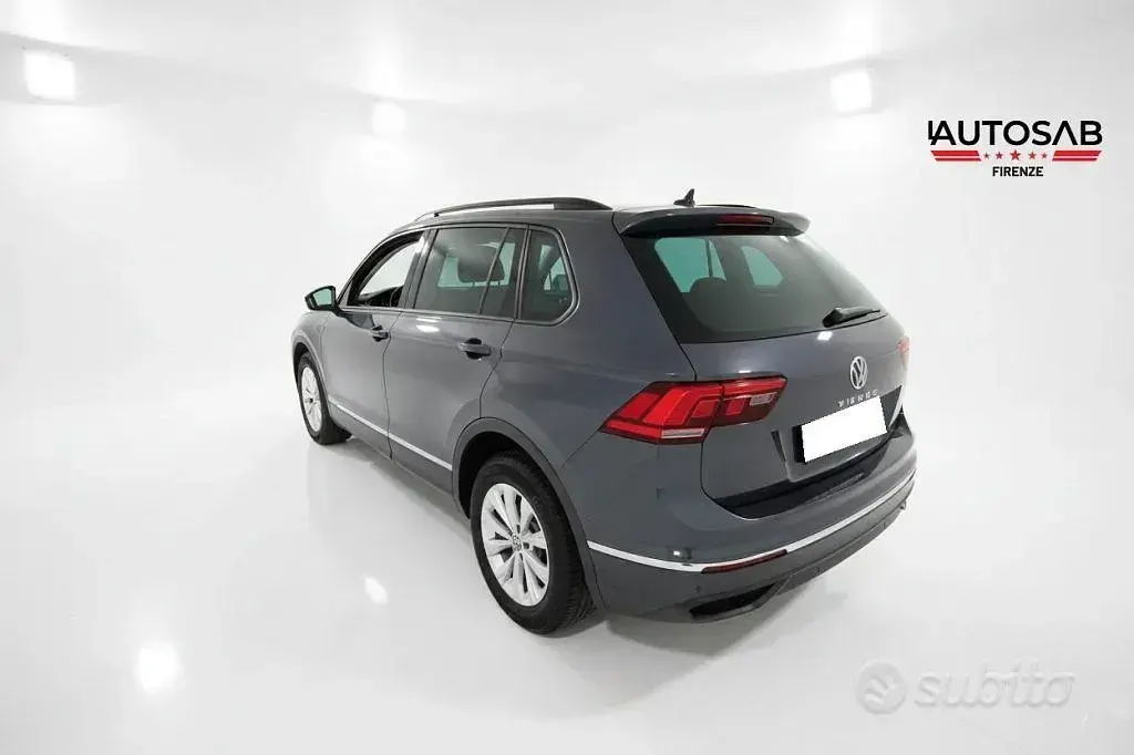 Usata VW Tiguan Life 150 CV (110 kW) 2021 Grigio scuro SUV