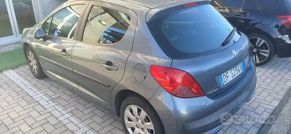 Usata Peugeot 207 2007 Utilitaria