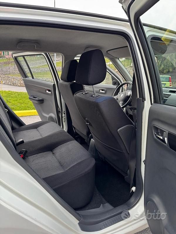 Usata Suzuki Swift GL 92 CV (67 kW) 2010 Bianco Utilitaria