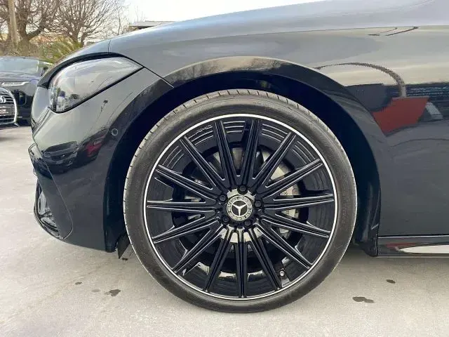 Usata Mercedes CLE200 Premium 204 CV (150 kW) 2024 Nero metallizzato Utilitaria