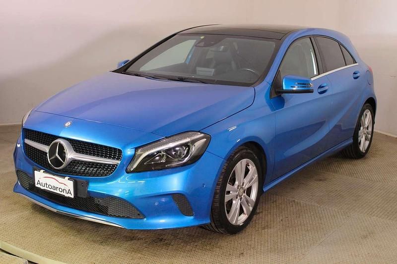 Blu/azzurro Usata 2017 Mercedes A220 Premium Tre volumi | 15.500 € (Ottimo prezzo) - Immagine 1/4