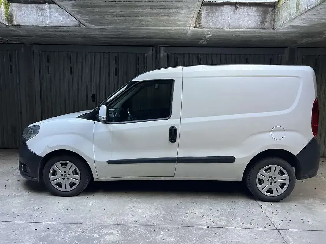 Usata Fiat Doblò 105 CV (77 kW) 2016 Bianco Monovolume