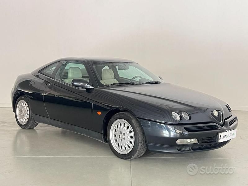 Usata Alfa Romeo GTV 201 CV (147 kW) 1998 Nero Coupé