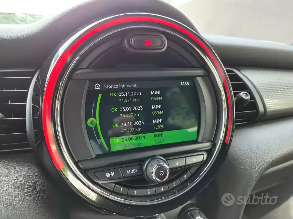 Usata Mini Cooper D 116 CV (85 kW) 2019 Verde Utilitaria