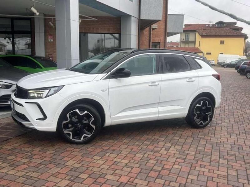 Usata Opel Grandland X Ultimate 131 CV (96 kW) 2024 Bianco SUV