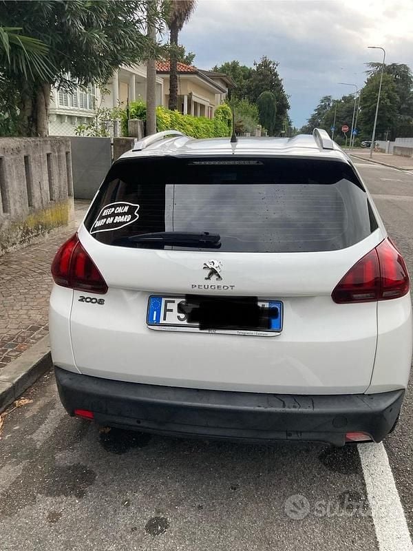 Usata Peugeot 2008 Active 83 CV (61 kW) 2018 Bianco SUV