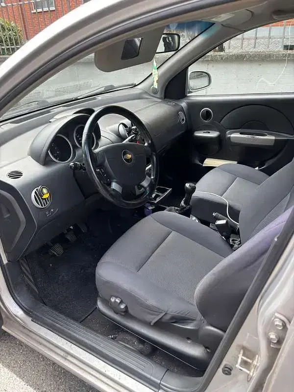Usata Chevrolet Aveo LS 84 CV (61 kW) 2008 Argento Berlina