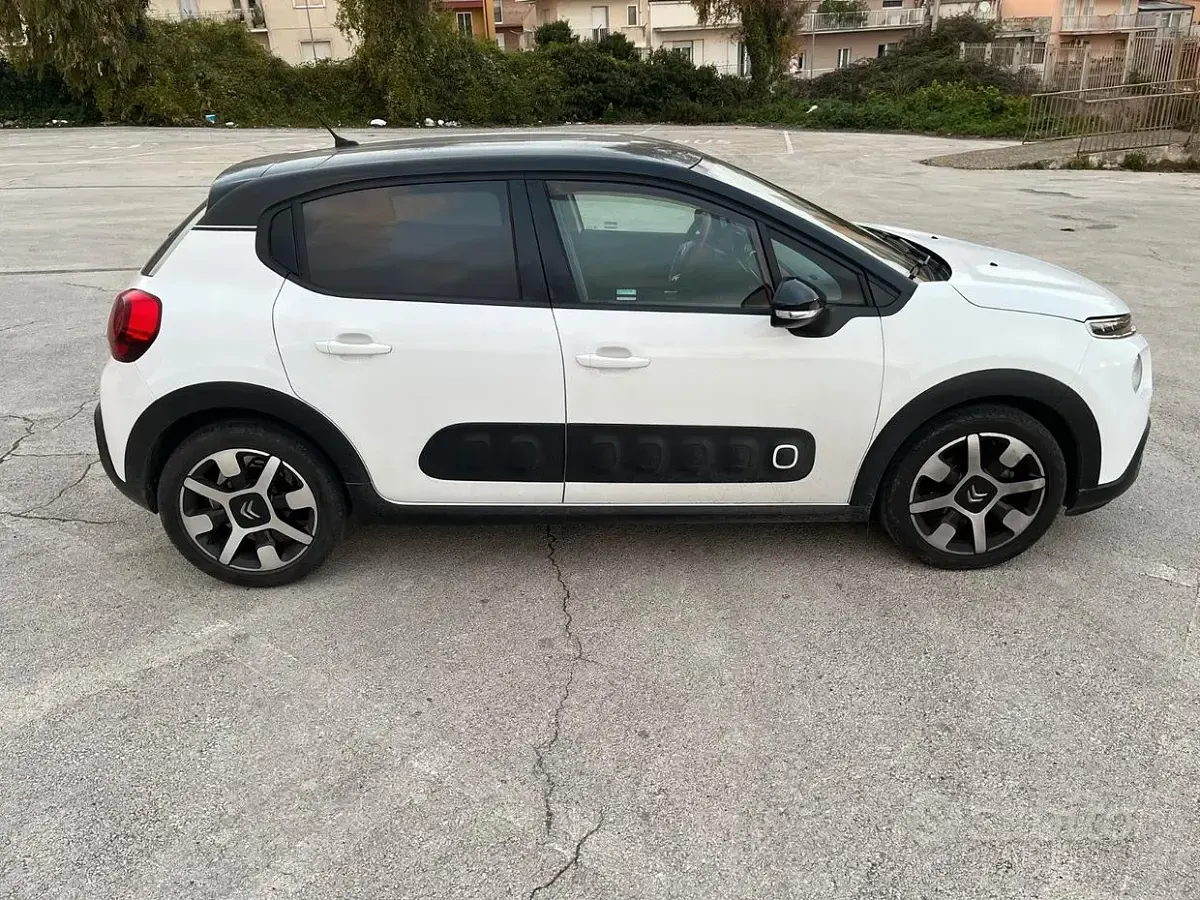Usata Citroën C3 Shine 99 CV (72 kW) 2017 Bianco Utilitaria