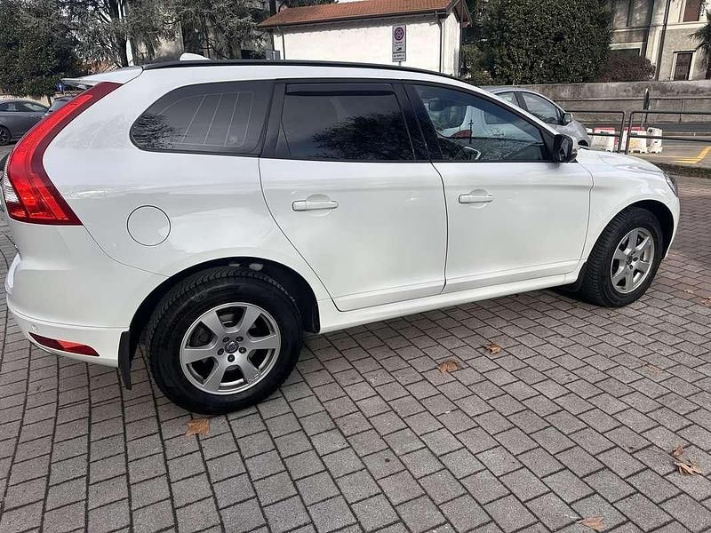 Usata Volvo XC60 Kinetic 181 CV (133 kW) 2015 SUV