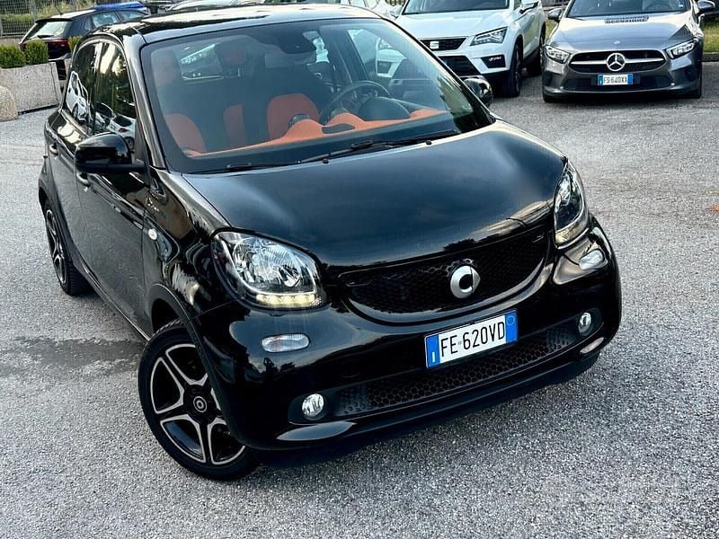 Nero Usata 2016 Smart ForFour Passion Utilitaria | 10.500 € (Buon prezzo) - Immagine 1/4