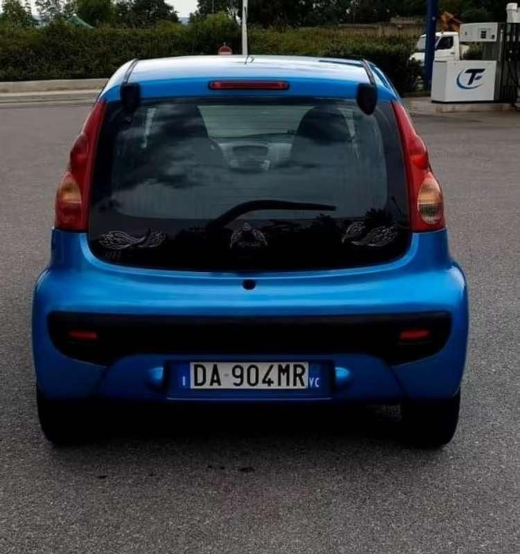Usata Peugeot 107 68 CV (50 kW) 2006 Blu/azzurro Utilitaria