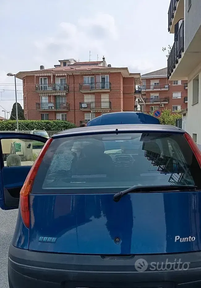 Usata Fiat Punto 60 CV (44 kW) 2002 Blu Utilitaria