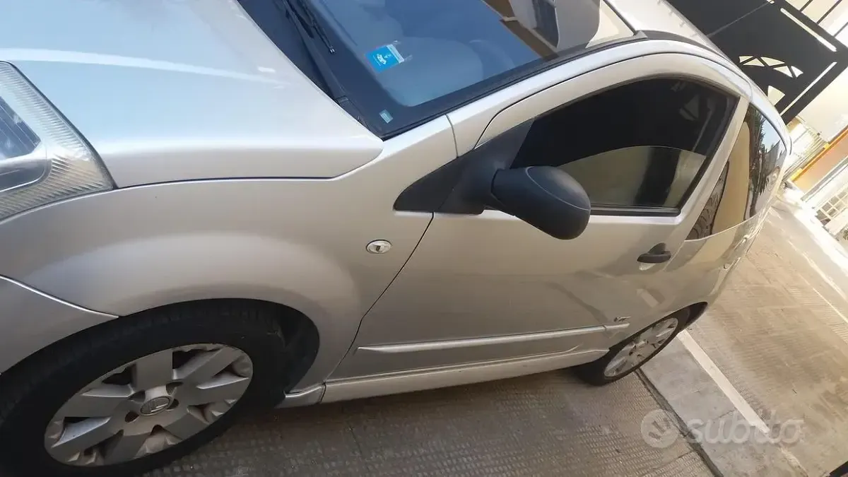Usata Citroën C2 Exclusive 68 CV (50 kW) 2006 Grigio Utilitaria