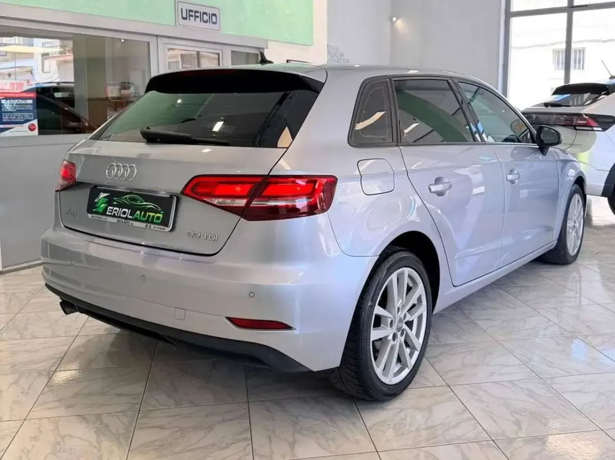 Usata Audi A3 Sport 116 CV (85 kW) 2018 Argento Berlina