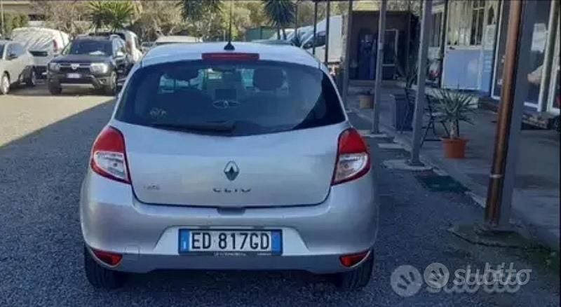 Usata Renault Clio II 2010 Berlina