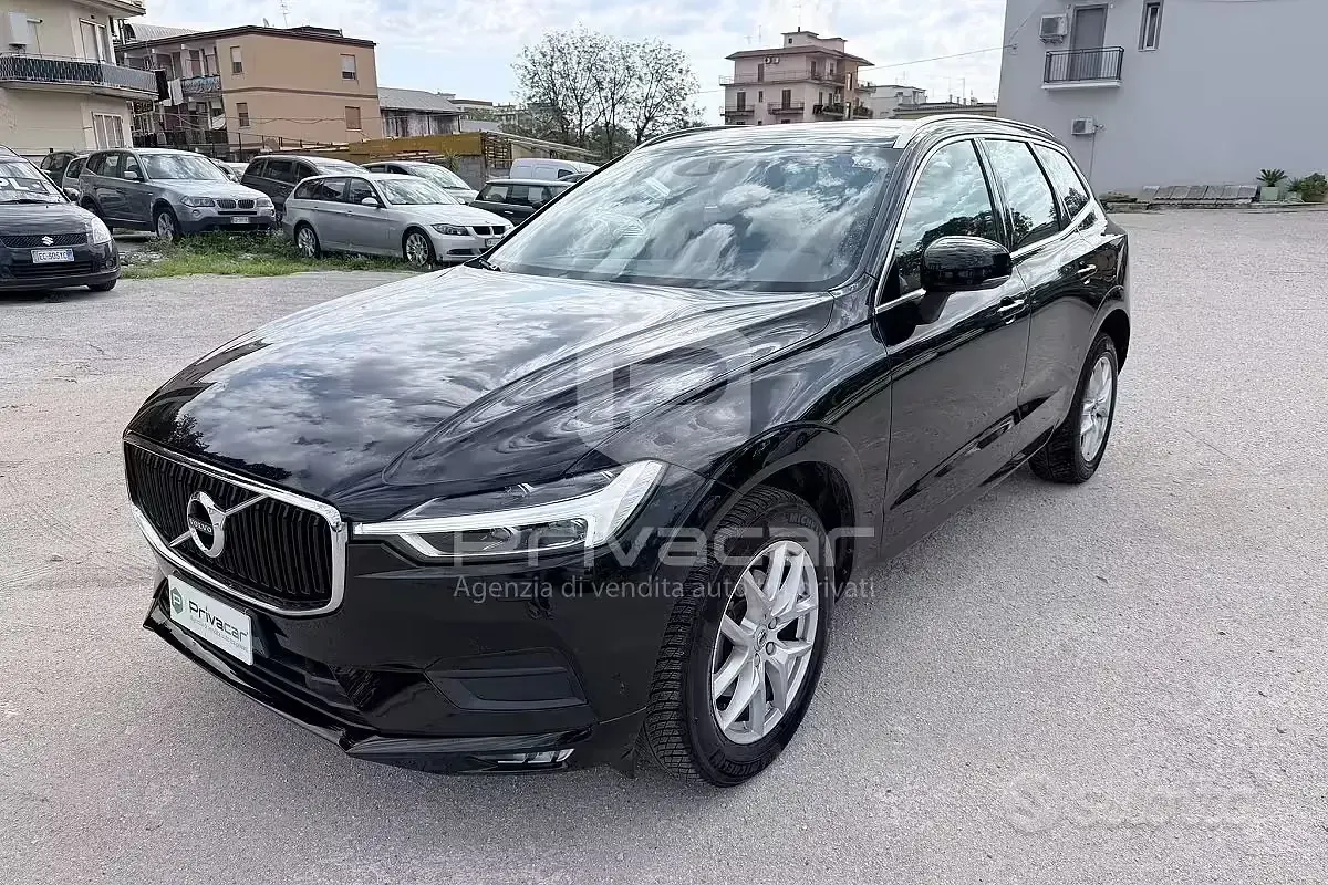 Usata Volvo XC60 Momentum 190 CV (139 kW) 2020 Nero SUV
