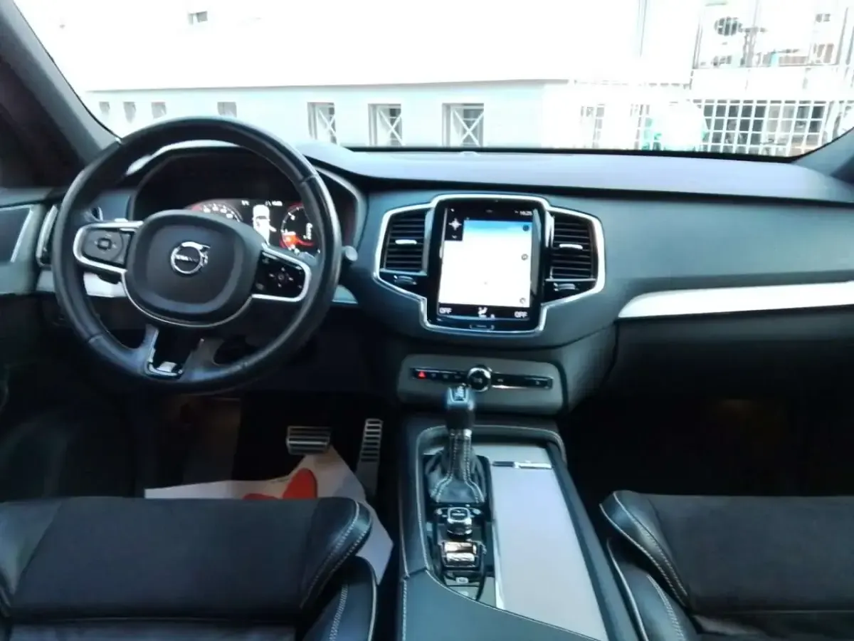 Begagnad Volvo XC90 R-Design 235 HK (172 kW) 2017 Svart SUV