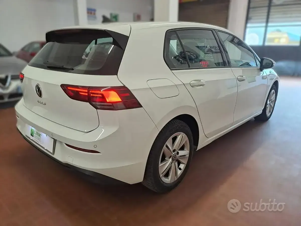 Begagnad VW Golf VII Style 150 HK (110 kW) 2020 Vit Sedan