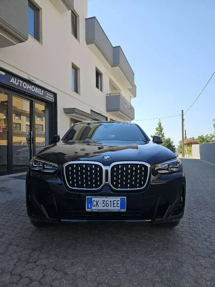 Usata BMW X4 M Sport 190 CV (139 kW) 2023 Blu/azzurro SUV