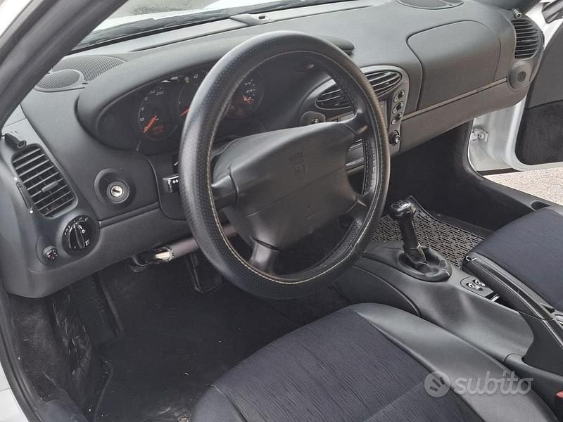 Usata Porsche 986 Boxster 204 CV (150 kW) 1998 Bianco Cabrio