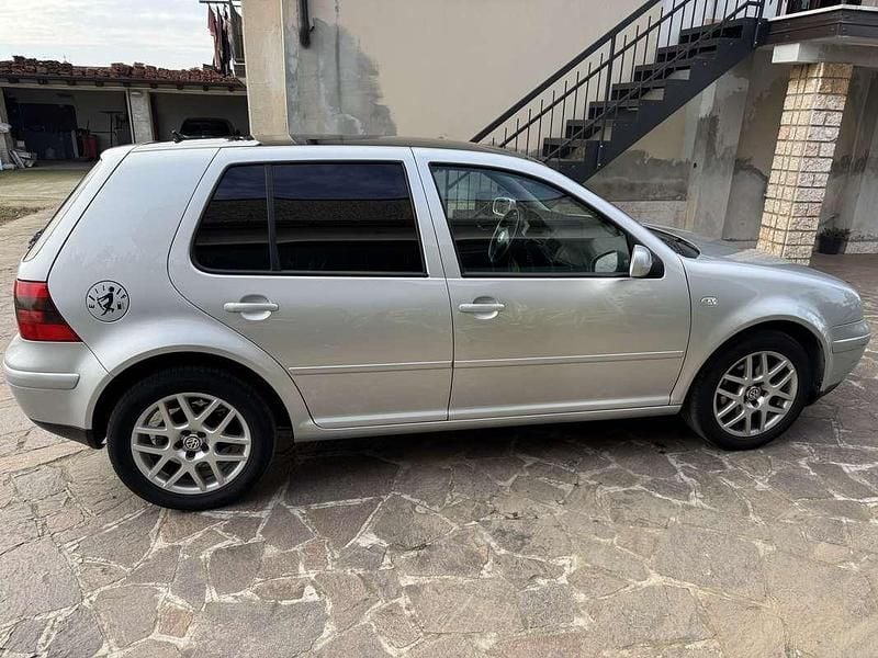 Usata VW Golf IV Highline 131 CV (96 kW) 2002 Berlina