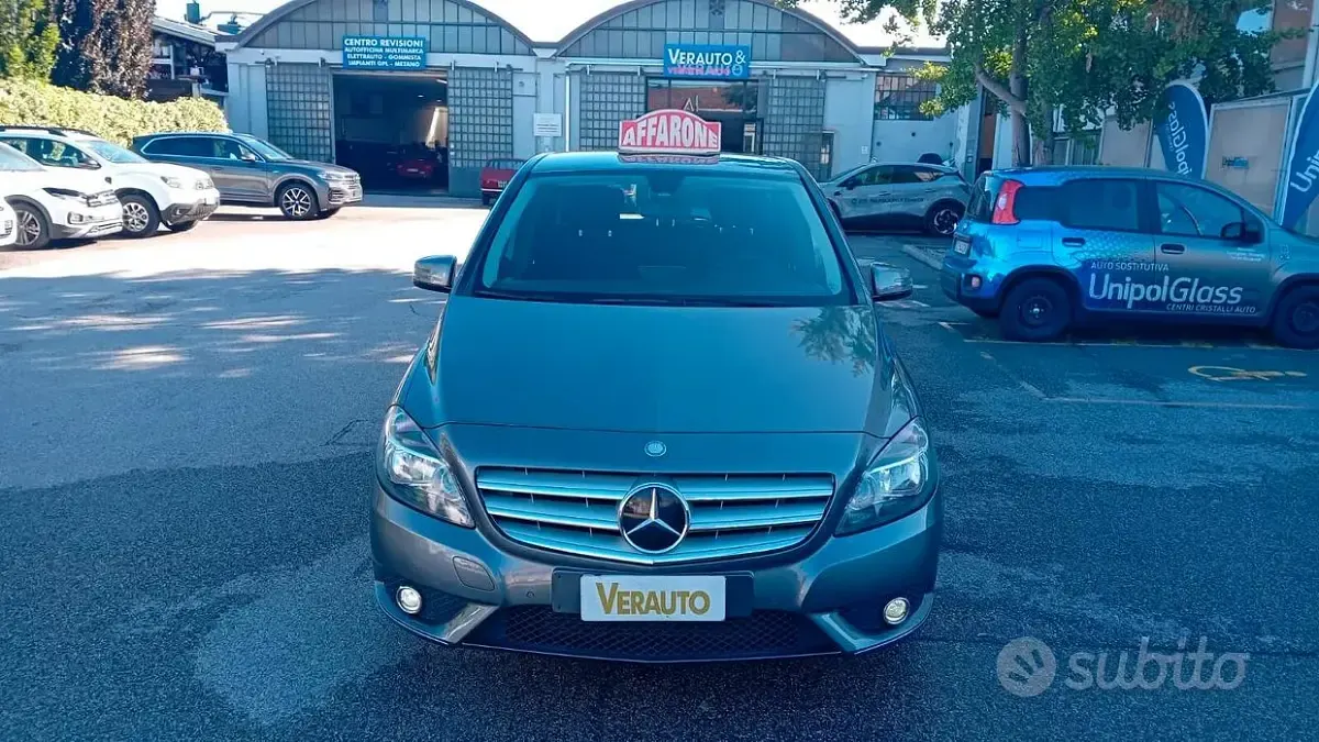 Usata Mercedes B180 Executive 109 CV (80 kW) 2012 Grigio Monovolume