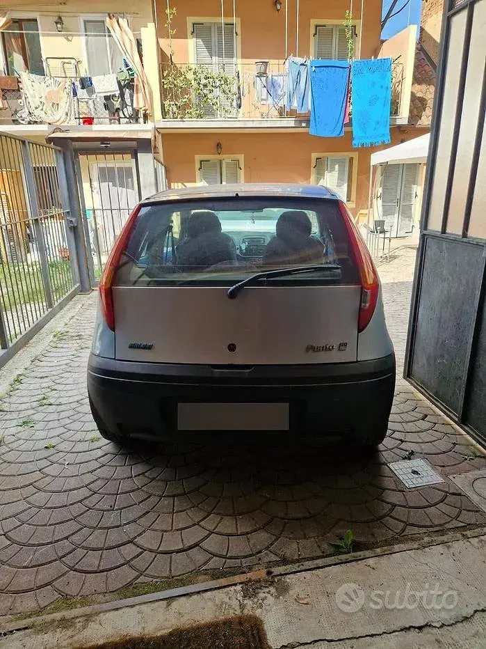 Usata Fiat Punto 60 CV (44 kW) 1999 Bluazzurro Berlina