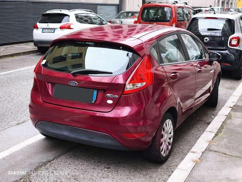 Usata Ford Fiesta 82 CV (60 kW) 2009 Rosso Utilitaria