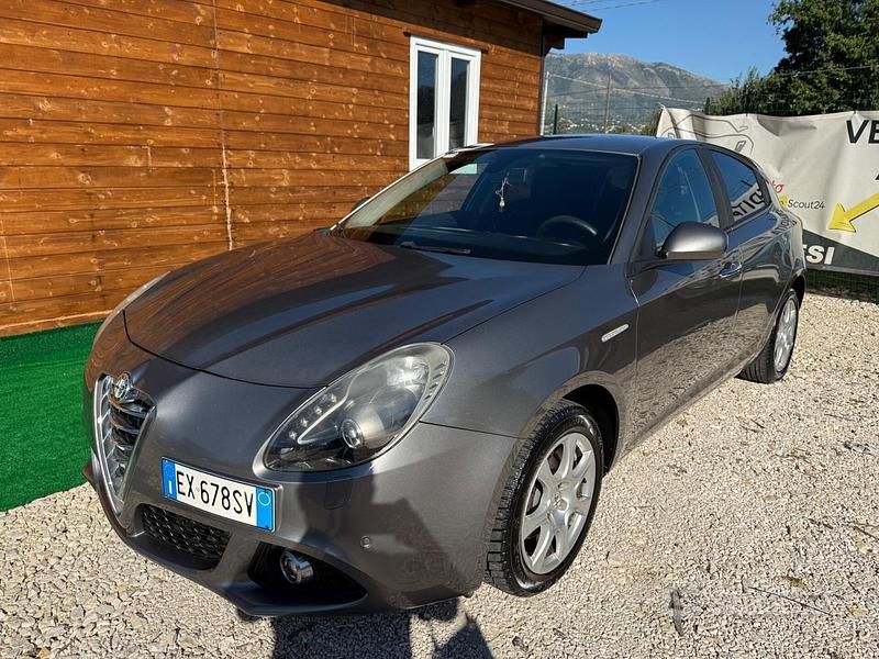 Usata Alfa Romeo Giulietta 120 CV (88 kW) 2015 Grigio Berlina