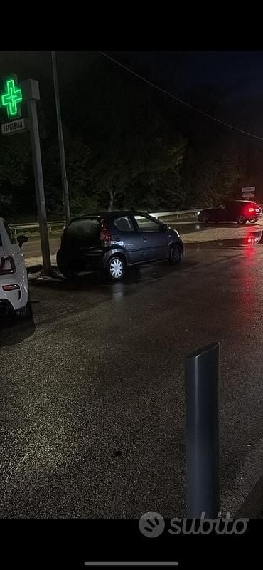 Usata Peugeot 107 54 CV (39 kW) 2006 Nero Utilitaria