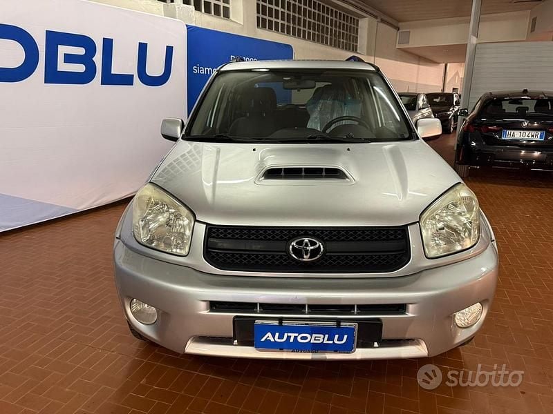 Usata Toyota RAV4 Sol 115 CV (84 kW) 2005 Argento SUV