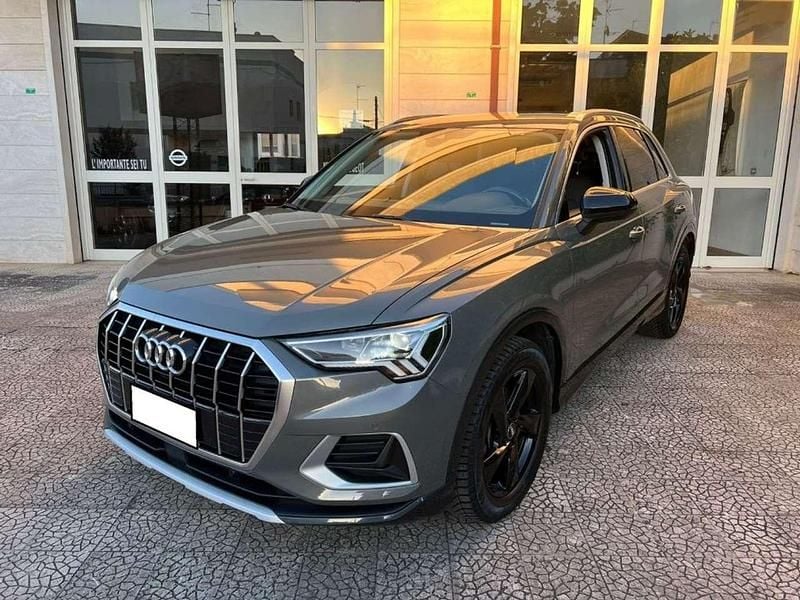 Usata Audi Q3 Comfort 150 CV (110 kW) 2019 Grigio scuro SUV
