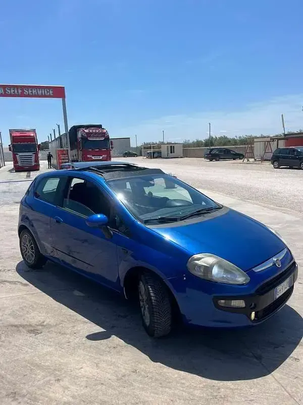 Usata Fiat Punto Evo Dynamic 77 CV (56 kW) 2011 Utilitaria
