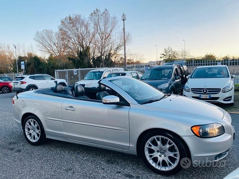 Usata Volvo C70 Summum 110 CV (80 kW) 2010 Grigio Cabrio