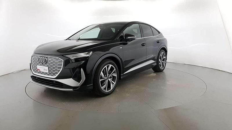 Nuova Audi Q4 e-tron Ambiente 77 kW (105 CV) 2025 Nero mito metallizzato SUV