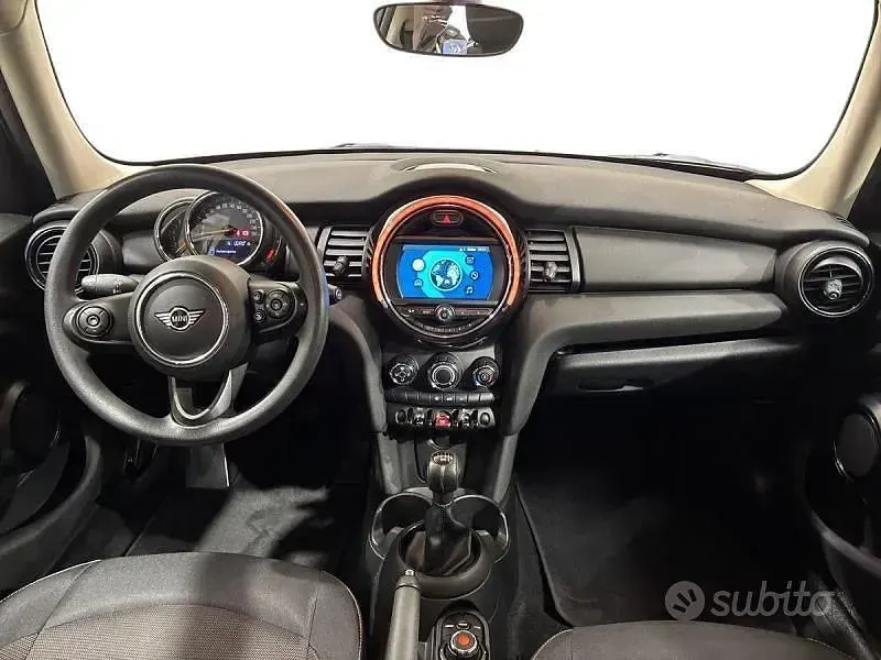 Usata Mini ONE 75 CV (55 kW) 2020 Grigio Utilitaria