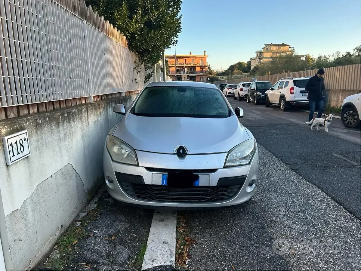 Usata Renault Mégane III 110 CV (80 kW) 2010 Grigio Berlina