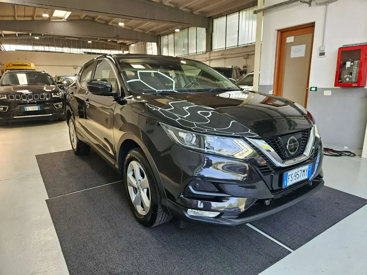 Usata Nissan Qashqai Acenta 110 CV (80 kW) 2018 Nero SUV