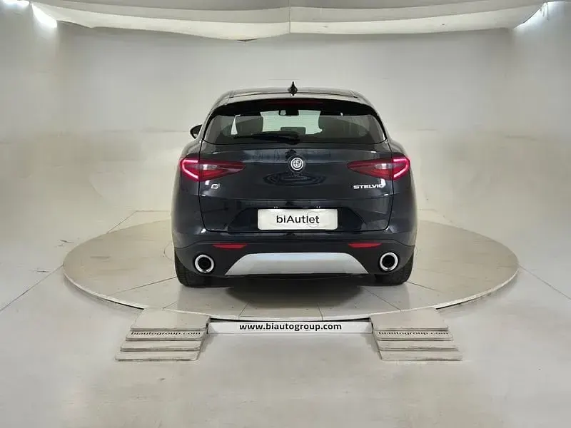 Usata Alfa Romeo Stelvio Business 190 CV (139 kW) 2021 Nero SUV