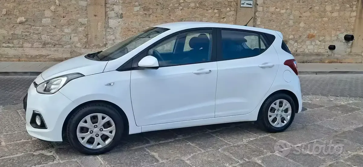 Usata Hyundai i10 67 CV (49 kW) 2014 Bianco Utilitaria