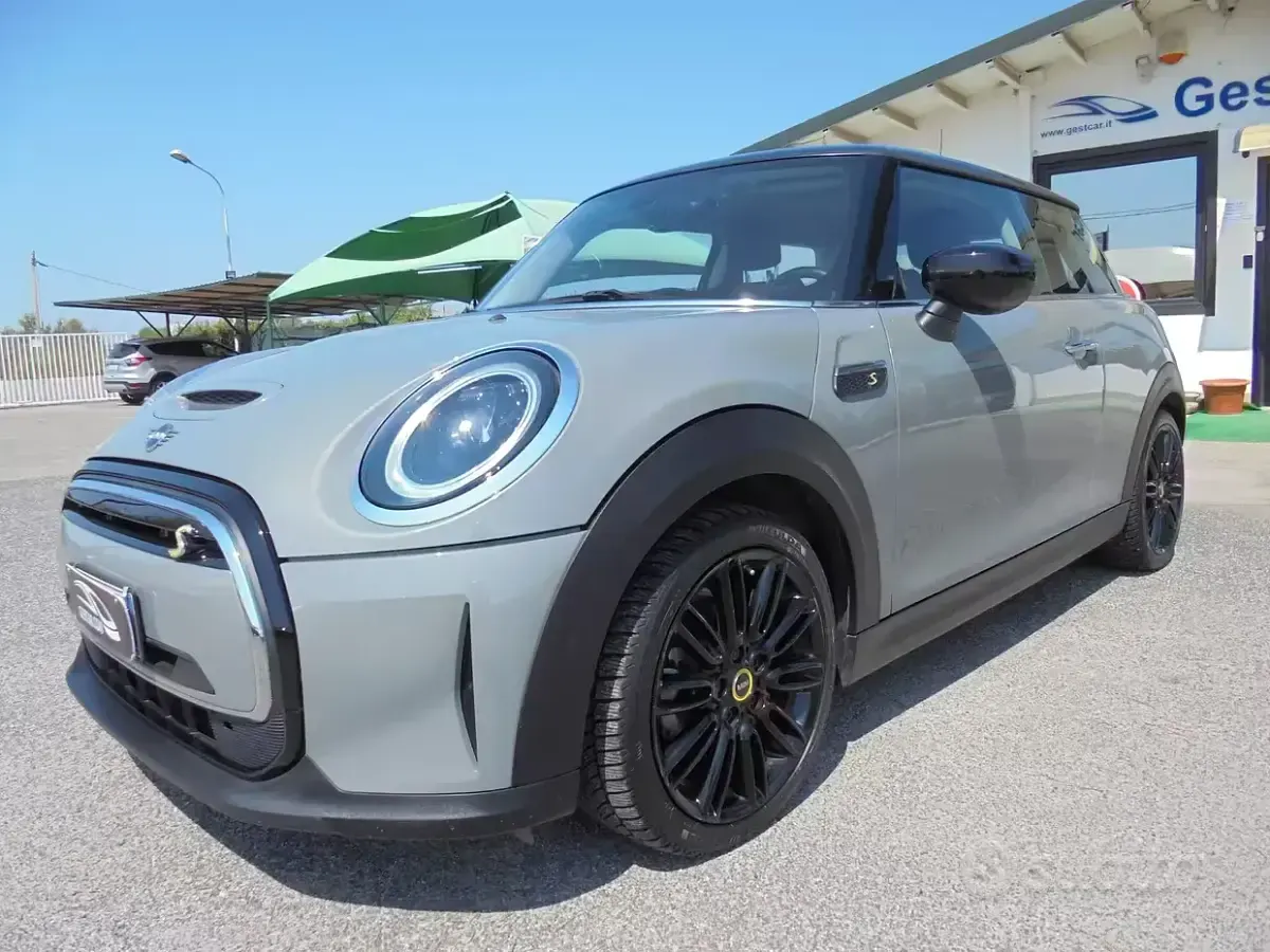 Usata Mini Cooper SE 75 kW (102 CV) 2021 Grigio Utilitaria