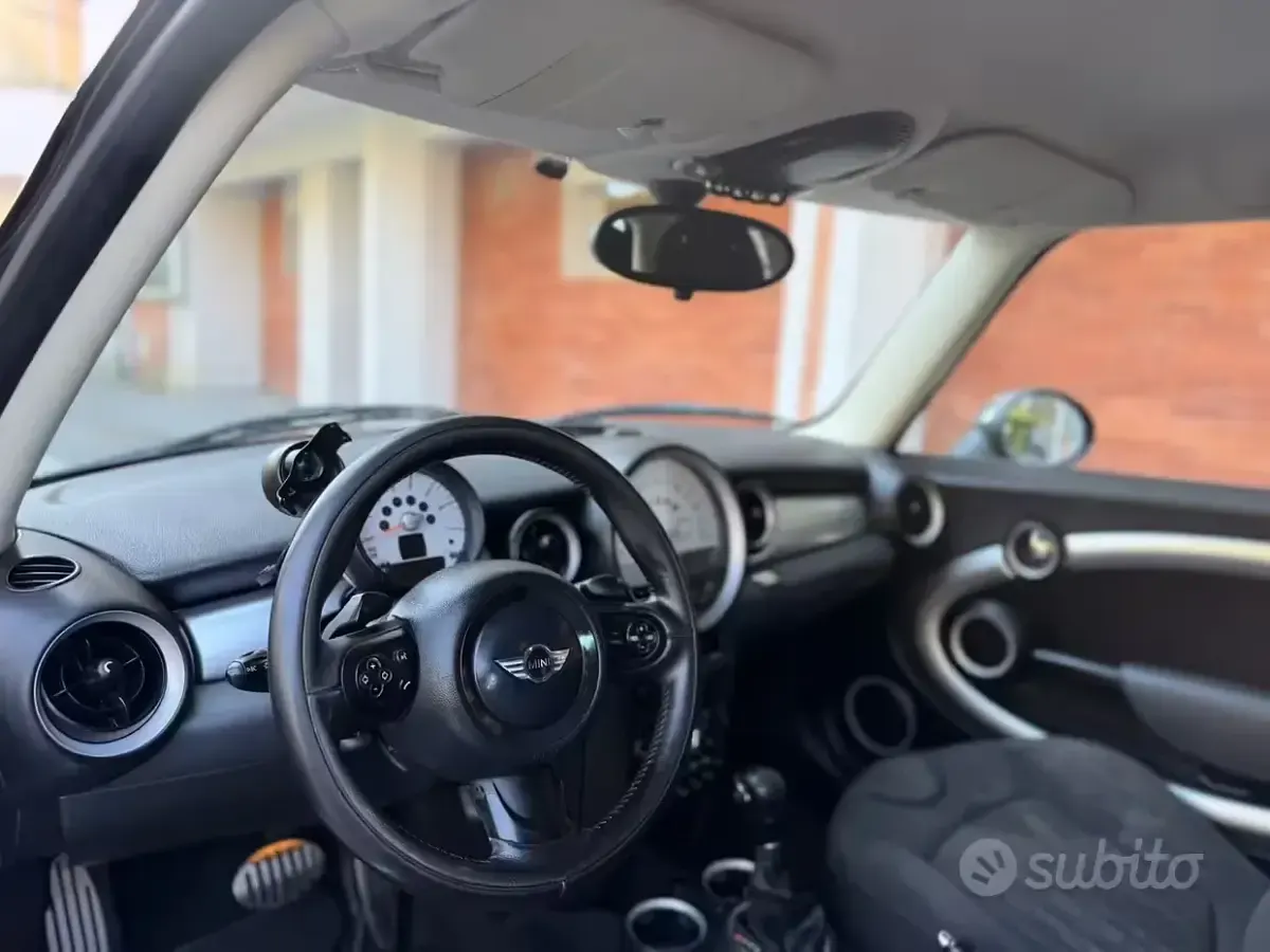 Usata Mini Cooper 143 CV (105 kW) 2012 Grigio Utilitaria