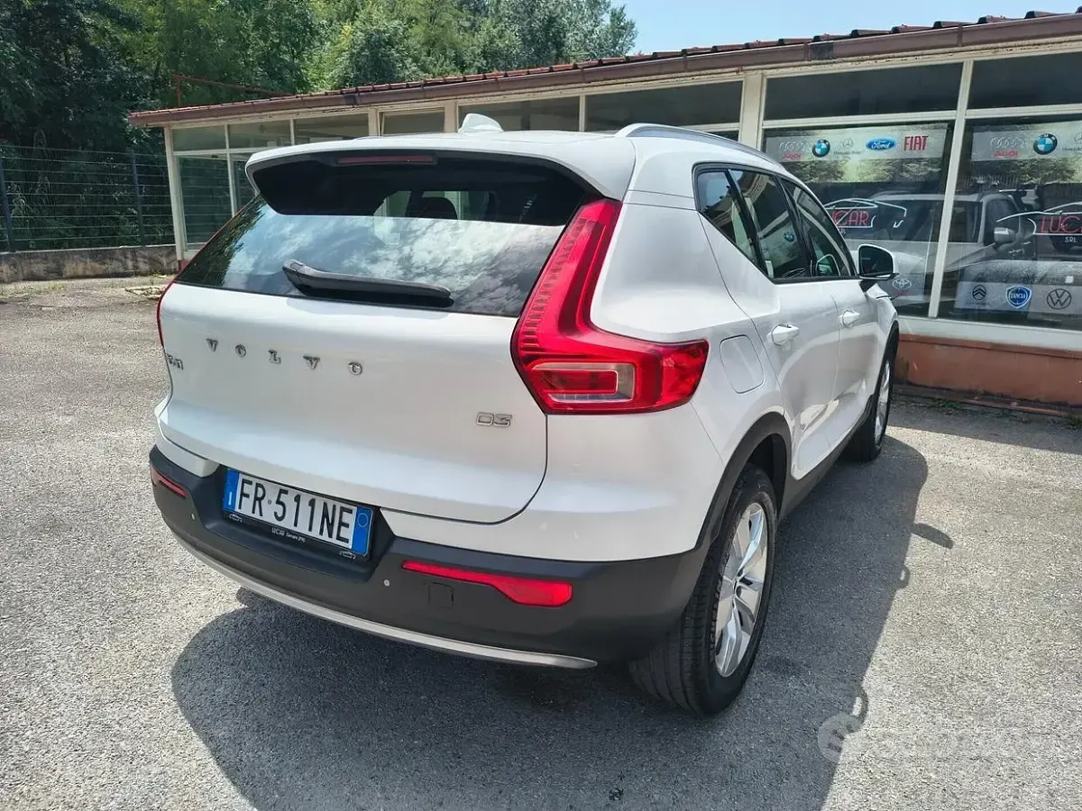 Usata Volvo XC40 Momentum 150 CV (110 kW) 2018 Bianco SUV