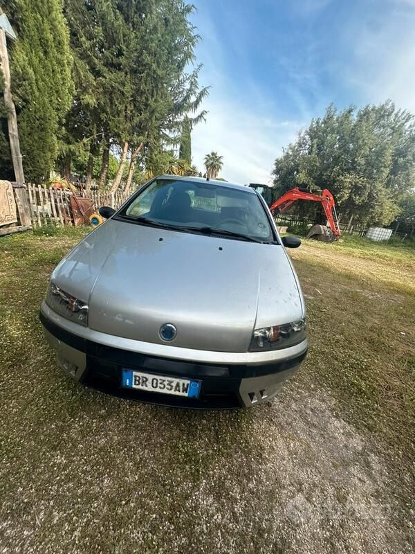 Usata Fiat Punto 80 CV (58 kW) 2001 Grigio Utilitaria