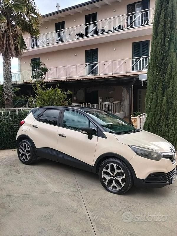 Usata Renault Captur 90 CV (66 kW) 2013 Bianco SUV