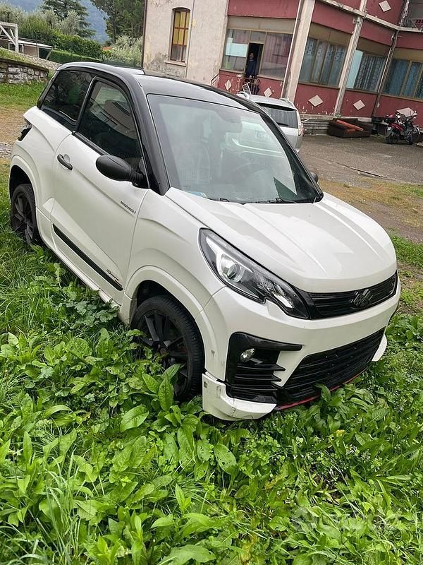 Bianco Usata 2021 Ligier JS60 Due volumi | 12.000 € - Immagine 1/4